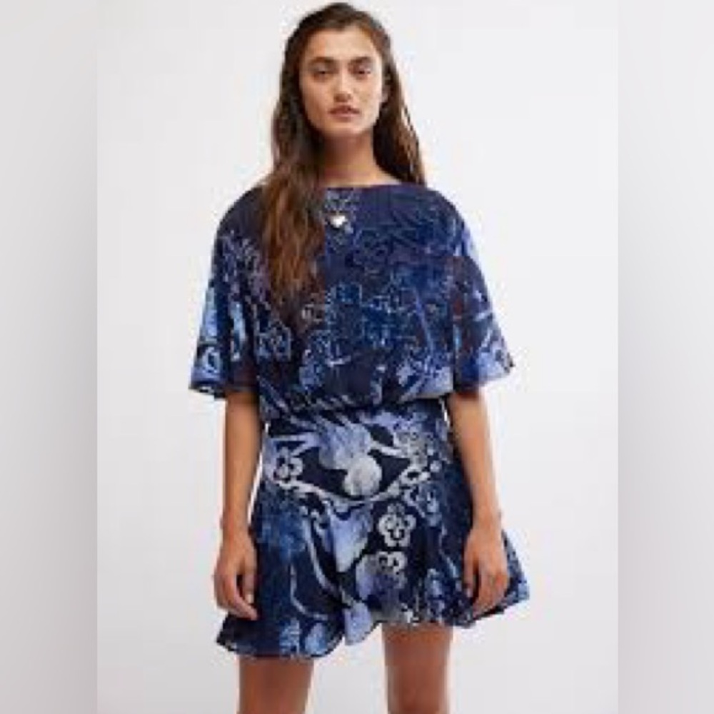 New without tag FREE PEOPLE MANUKA BURNOUT VELVET MINI DRESS. XS. $168